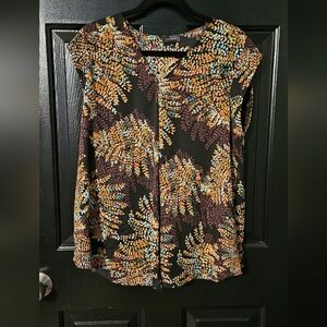 The Limited abstract leaf print short sleeve earth tone colored blouse. Size L.